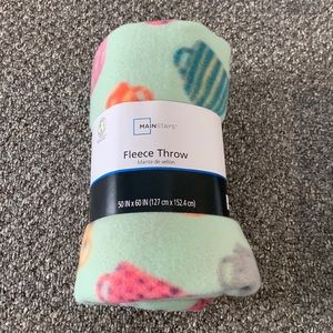 Mainstays fleece throw coffe cups